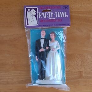 PARTY TIME Vintage Bride and Groom Wedding Cake Topper In Original Packaging